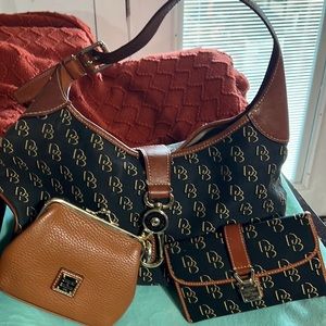 Dooney & Bourke Handbag wallet And small clutch Purse